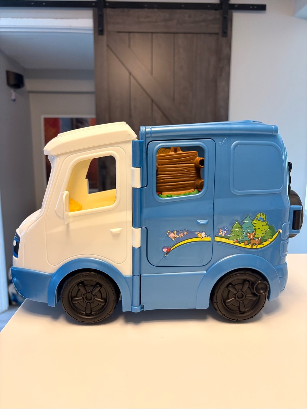 2015 Fisher-Price Little People RV Camper w/ two characters